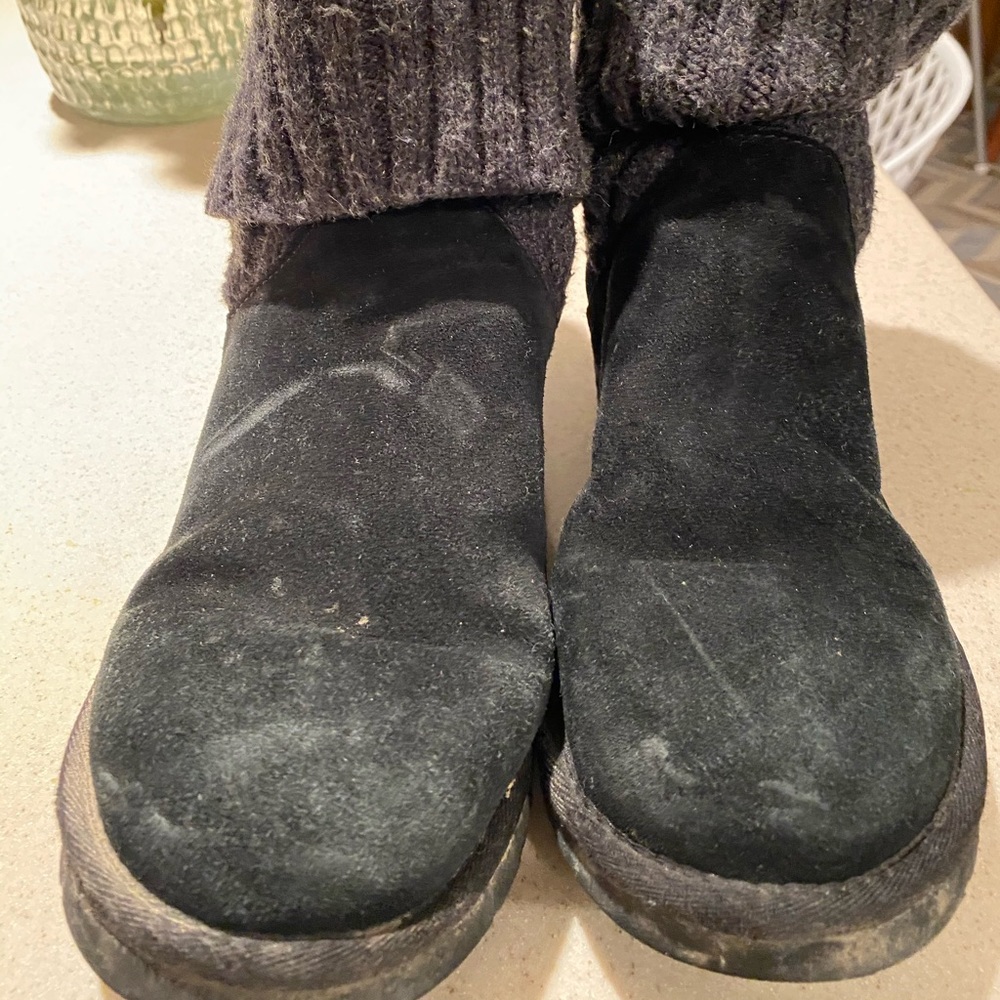 Ugg 8 Black Sweater Fold Down w/ Buckle